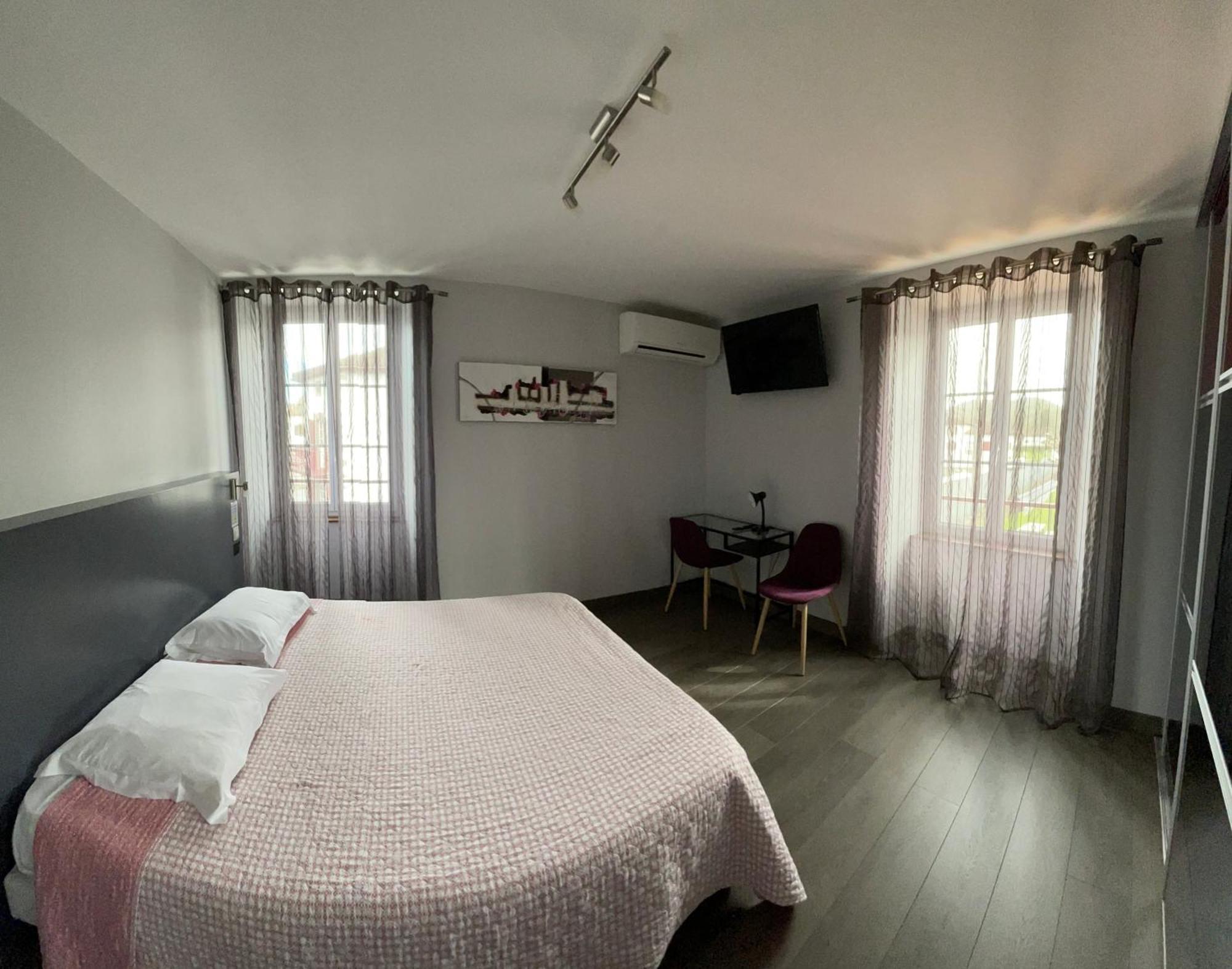 Mendy Hotel