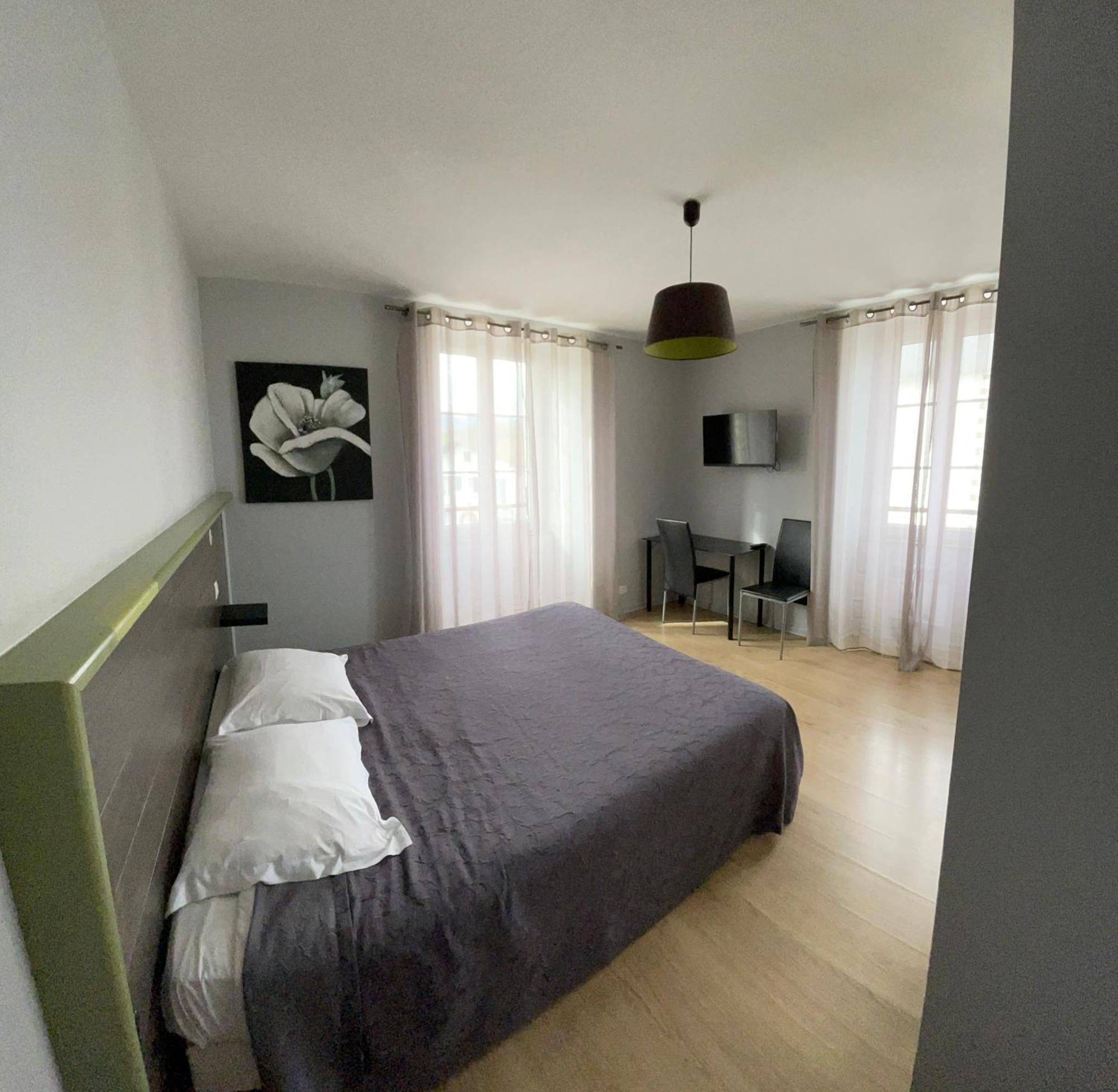 Mendy Hotel 2*